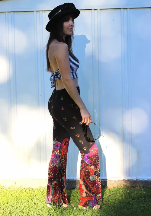 No bra detected... by wandering_tarheel