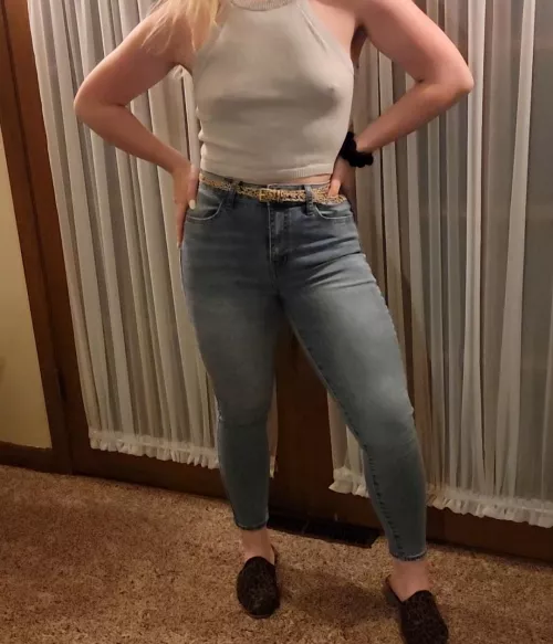 No bra is my only wardrobe staple by nicolestarxx