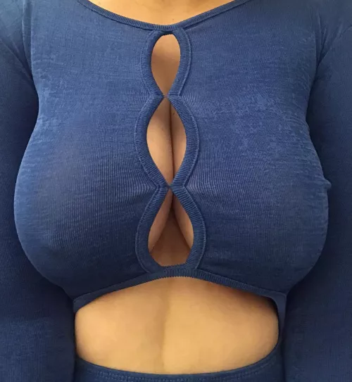 No bra, no inhibitions, no problems by mnbvcxzk1