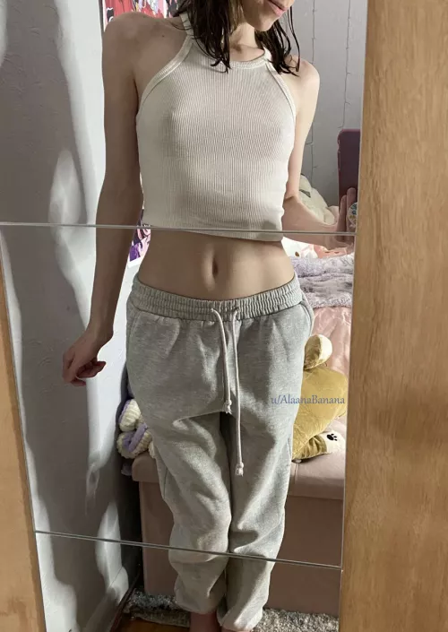 No bra, no problem by AlaanaBanana