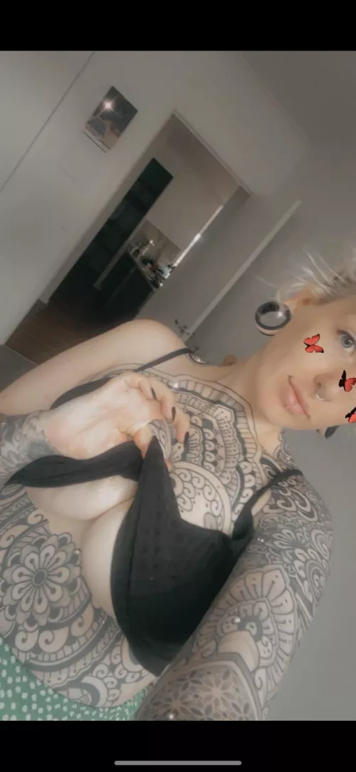 No bra? No worries 😜 by Kodikayyyyy