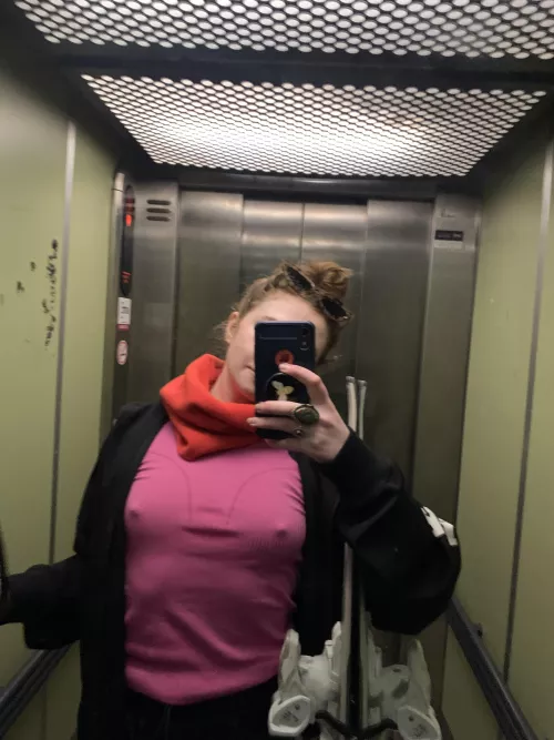 No bra skiing by kokabyn