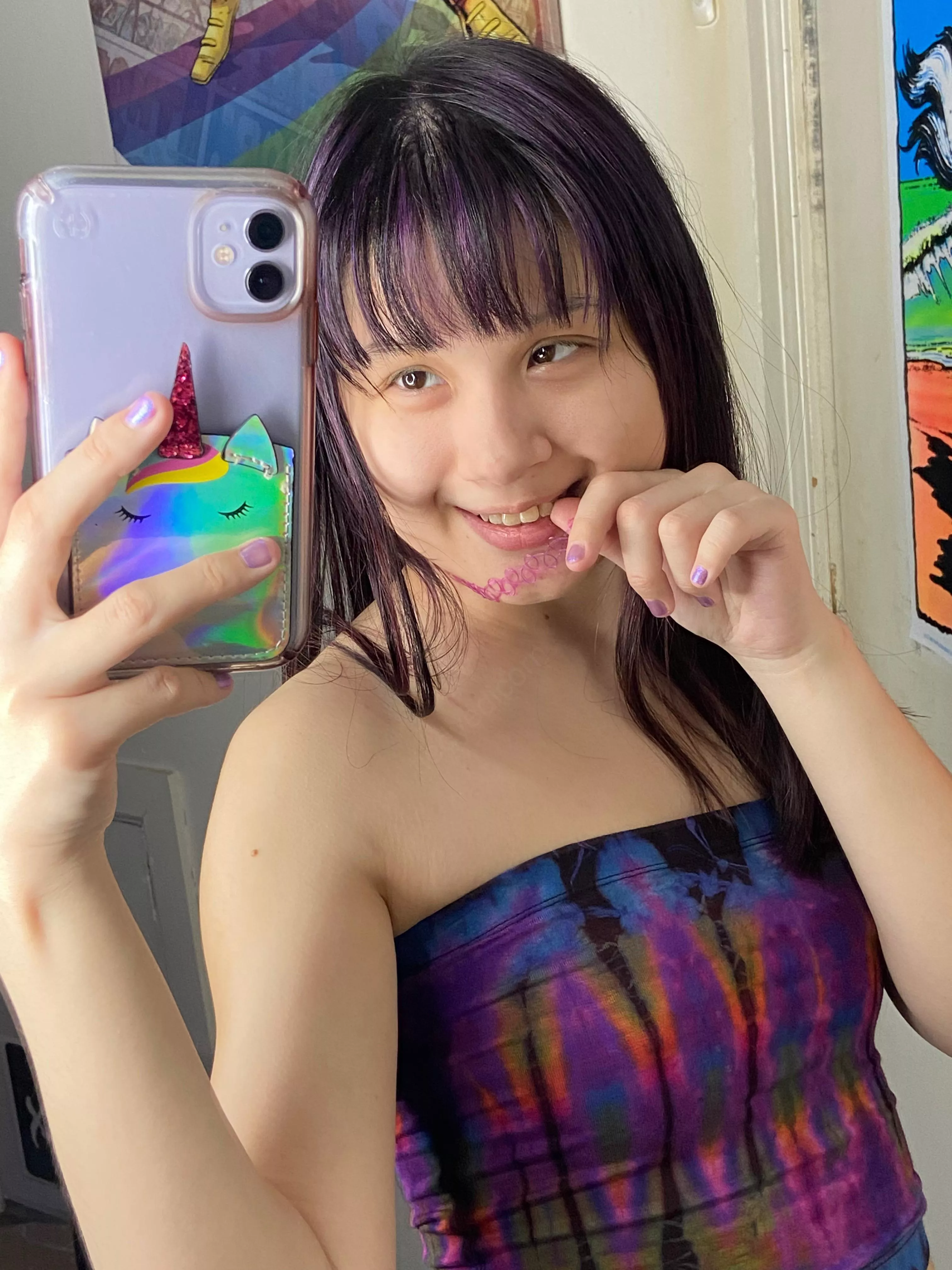 no bra too btw posted by tiedyedicorn