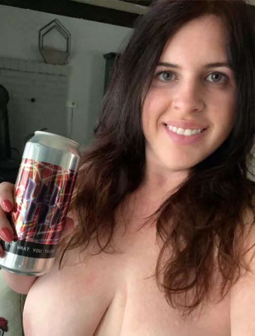 No, I’m not drinking on a Monday morning and yes I have to state that 🙄. This ipa from Modestman is on the bitter side but still very good. by Granitestaterxxx