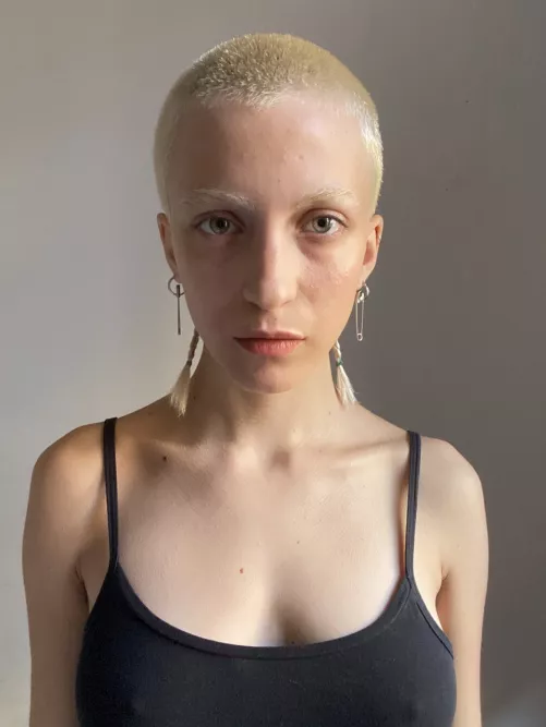 No makeup :) by paprikadolce