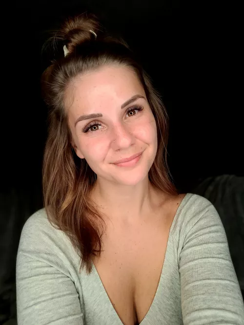 No makeup selfie by adora_amour