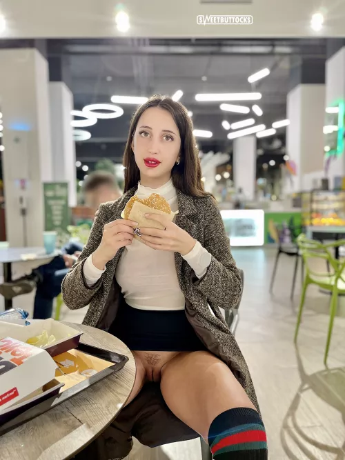 No money and no panties today! by sweetbuttockss