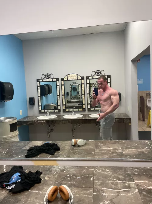No nudity here, just showing off (m)y gains 😜 by Thicc_ging42
