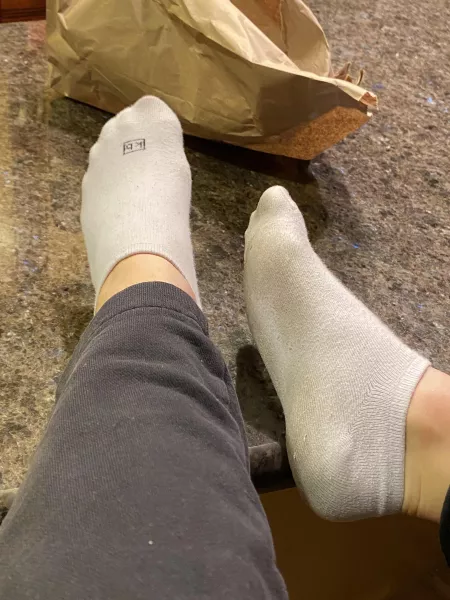 No one is here to tell me to get my dirty socks off the counter 🤪 by Secretsexysocks