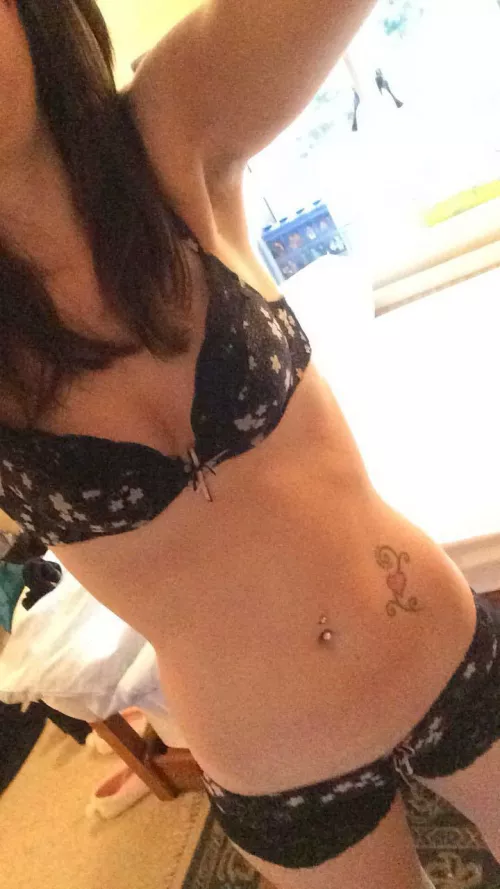 No one is talking to me… am I that gross?????? by Fairyfire-666-uk