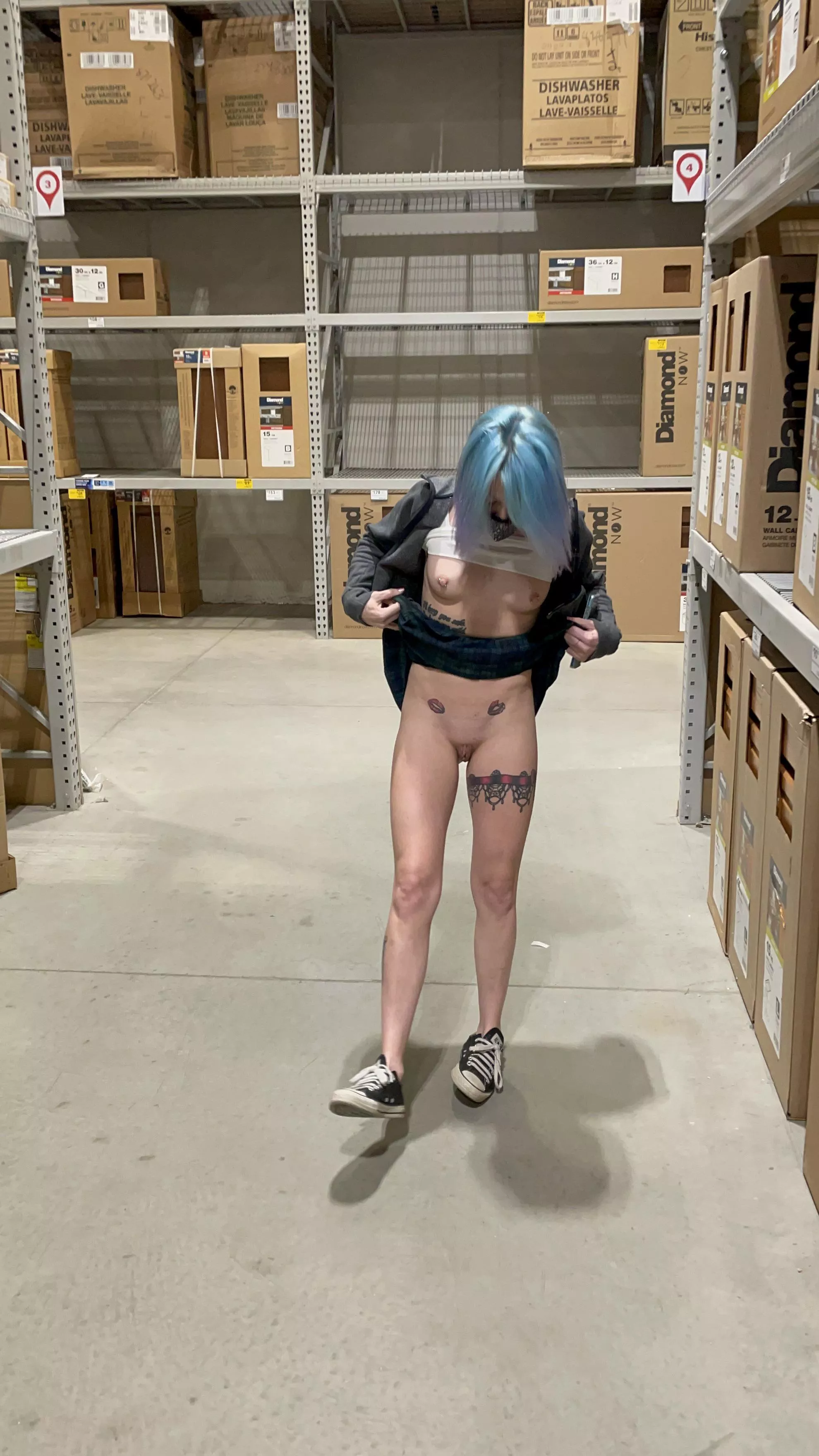 No panties if that’s ok!! posted by lilglitterbitch