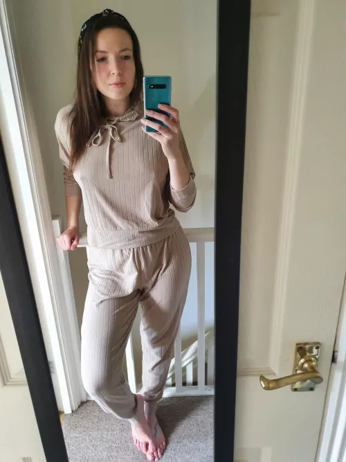 No point in wearing a bra at home, don't you agree? by Bonbonitka