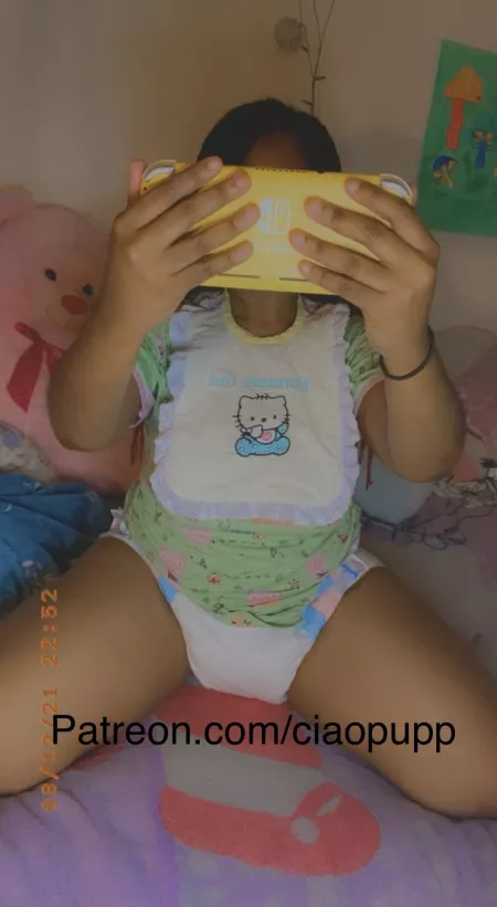 No potty breaks for this gamer girl! by Ciaopupp