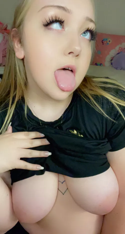 no think, just swallow by poutprincessxxx