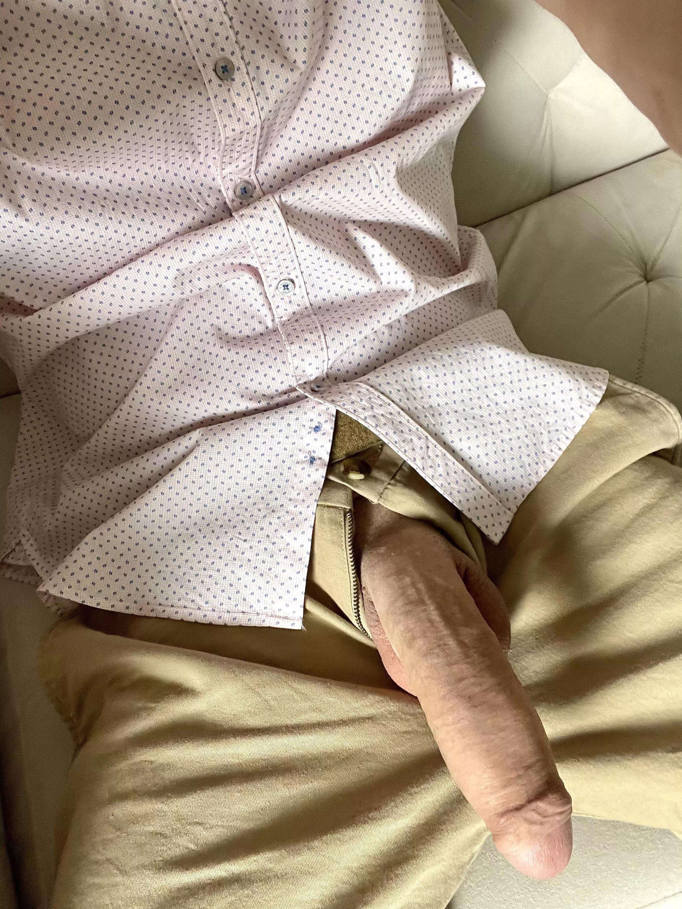 No underwear today 😏 posted by tssut