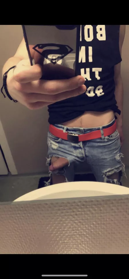 No way Im gonna hide this one 😬 by Skinnyfit94