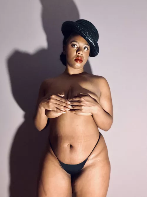 Noire by smokeandwhispers