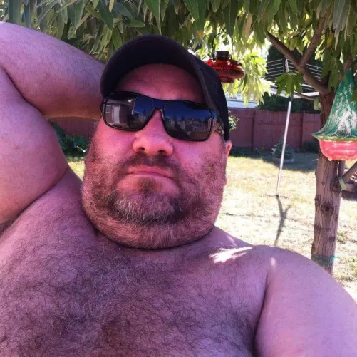 Not a fan of summer heat but who can refuse a shirtless bear? 😏 by Kootnybehr