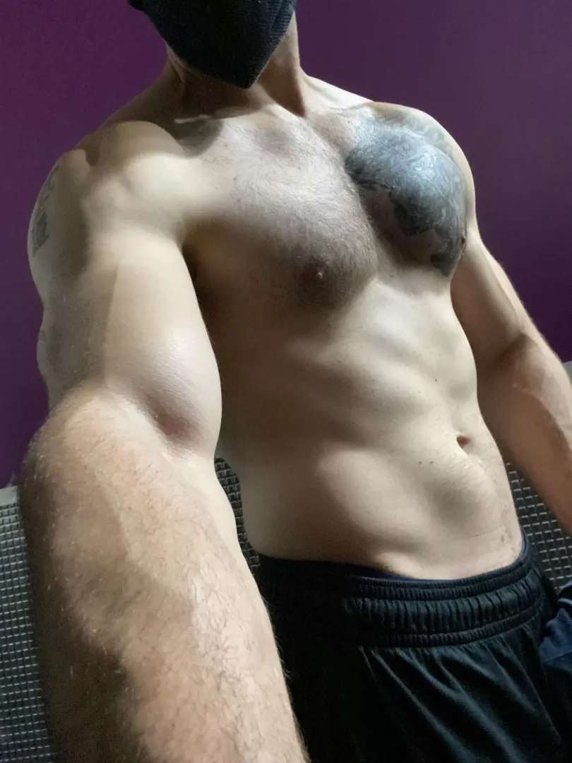 Not even a workout like this can get my mind off you 😍🥵 posted by gypsysoul3159