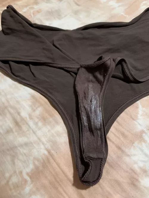 Not my best but still smelled strong so I thought I’d share it being Christmas and all. by theereklawyks