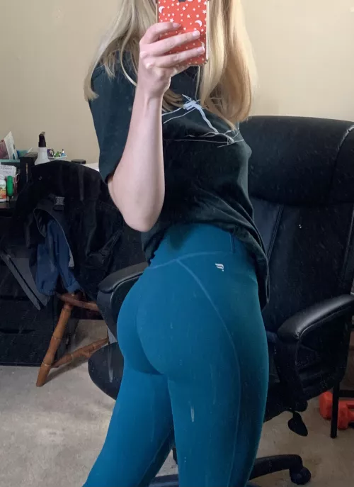 Not naked or anything, but we can appreciate this right?😘 by cakeandbake420