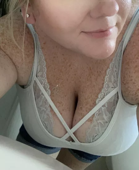 Not quite ready to face the day by LynnaJean