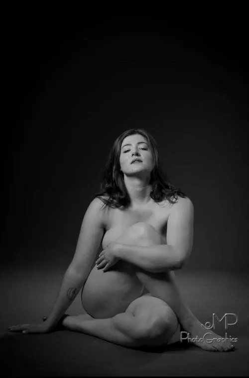 Not revealing but I love this pose by hannahsinpajamaz