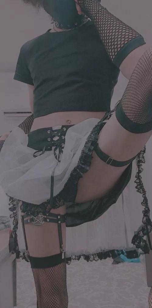 Not sure about this one :3 by FemBoyVxbes