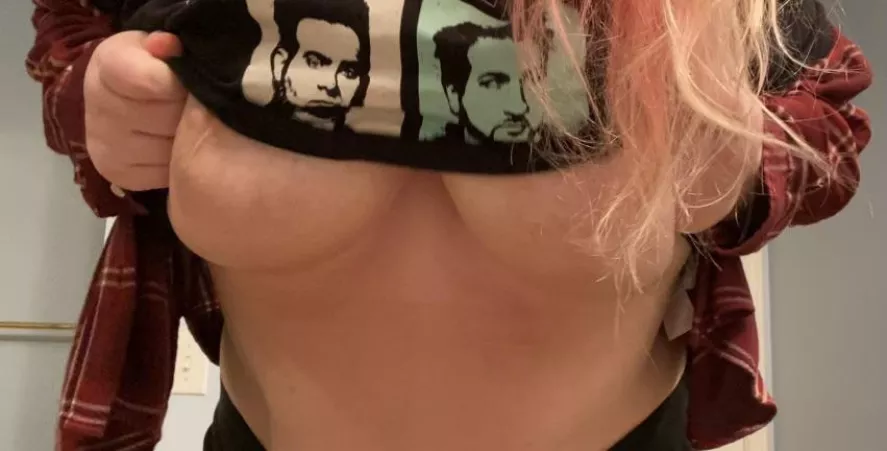 Not sure if I should post the titty drop itself…convince me? by undeadfemshep