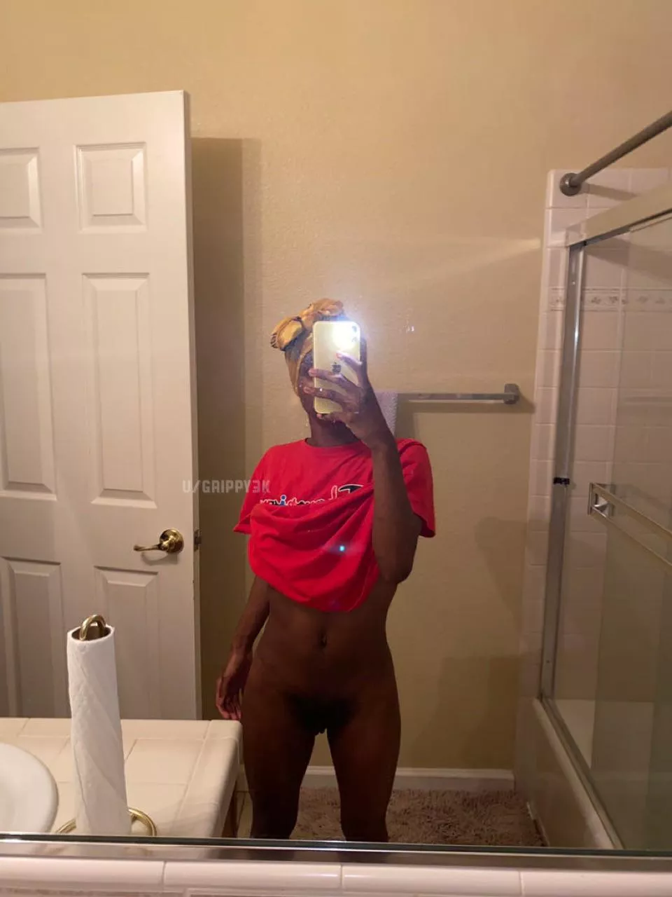 Not wearing panties is fun. I think I am down for a quickie 😋 posted by grippy3k