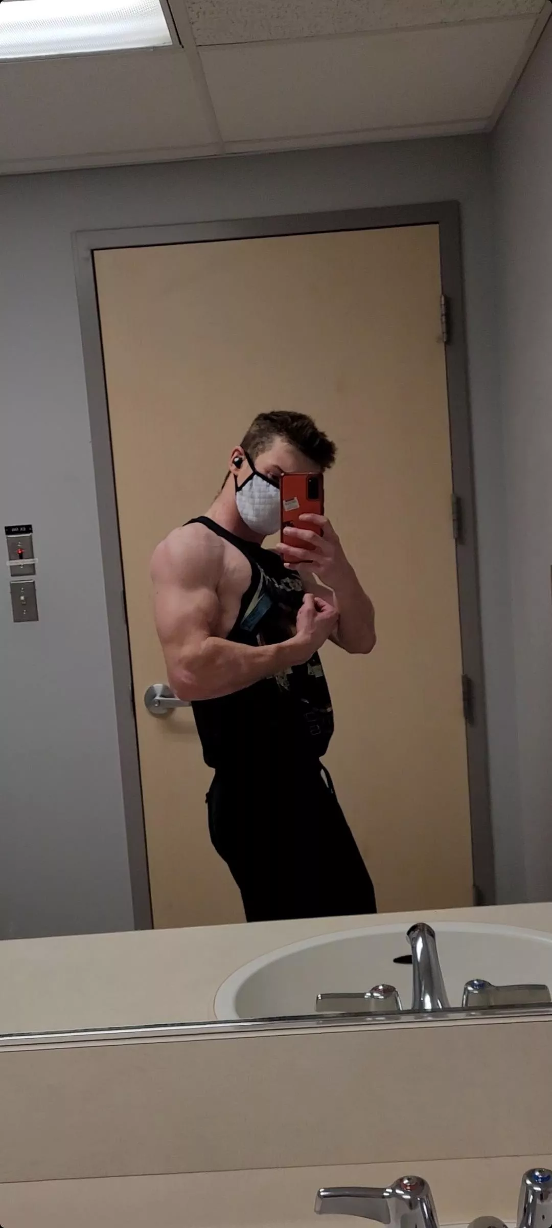 Nothing better then a arm and shoulder pump. posted by westhawks17