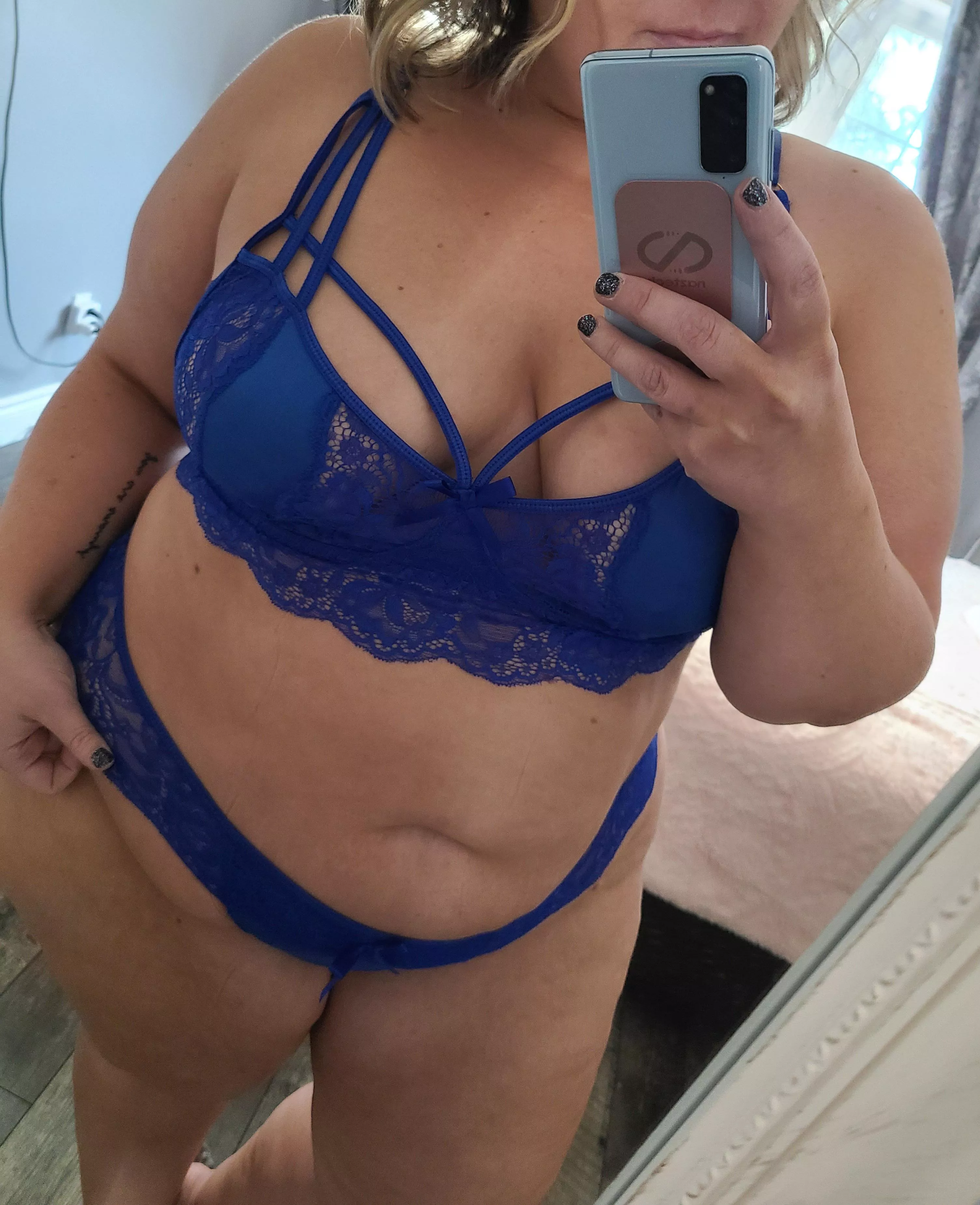 Nothing hotter than a matching set 🔥🔥🔥 posted by cuteandcurvy12