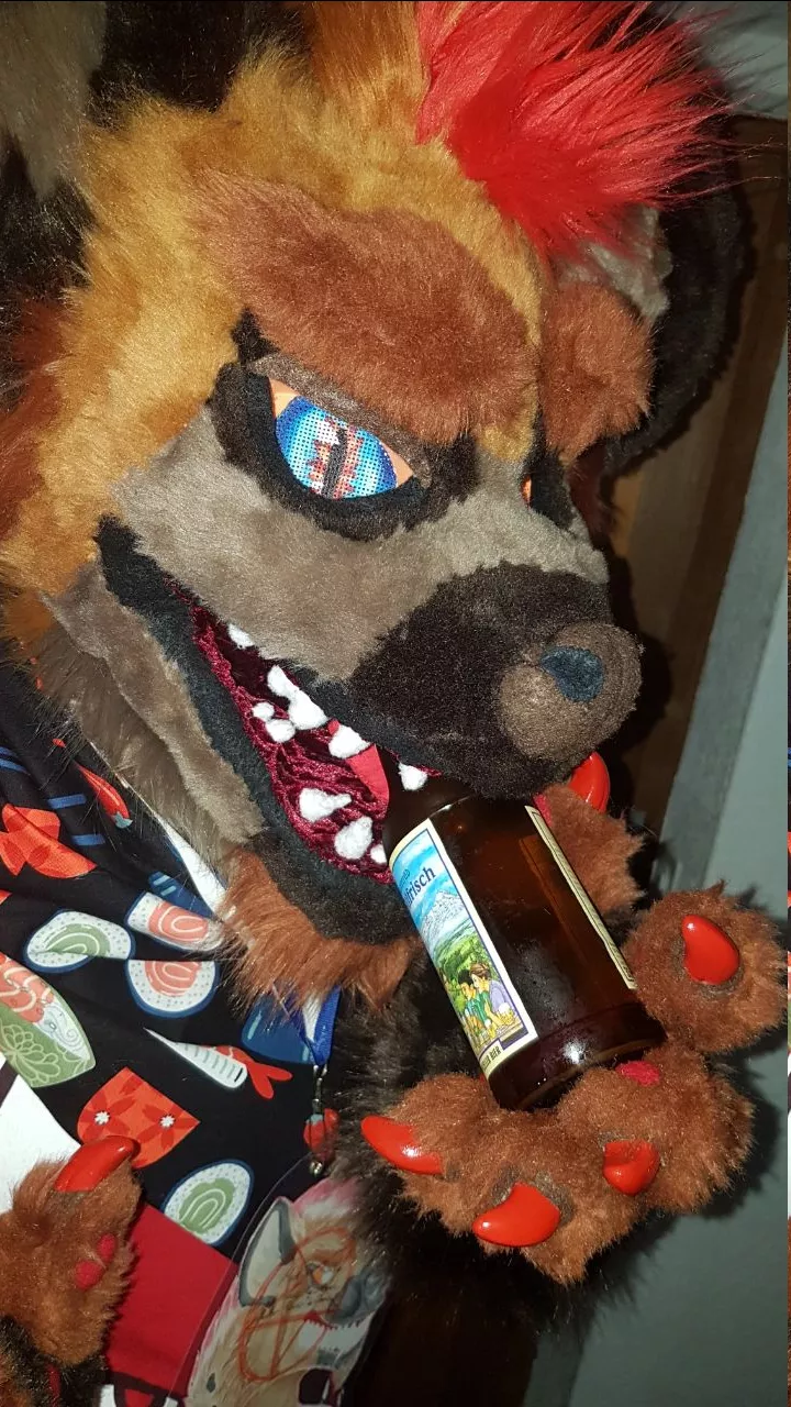 Nothing like a cold beer to start off into the weekend 👀 posted by FireHyena