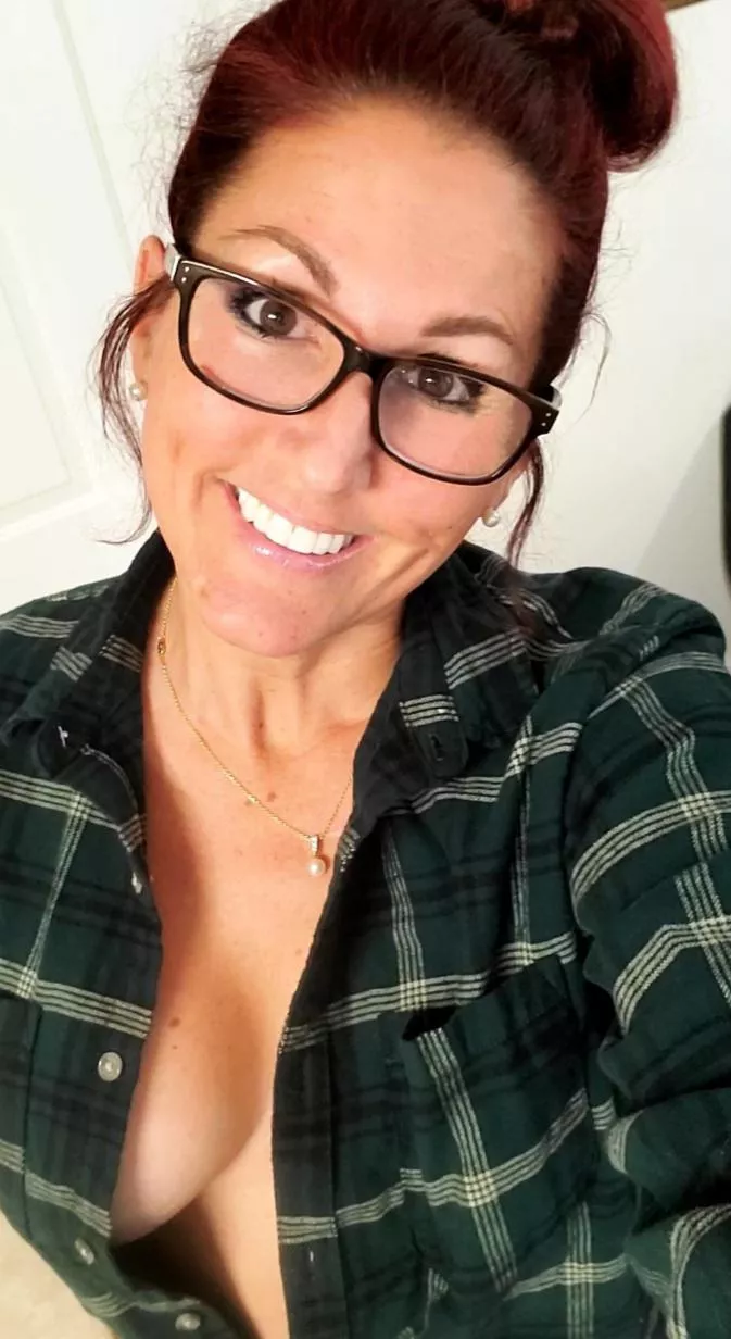 Nothing like a soft flannel shirt against your skin! [f,49] posted by MILFMONIEMANDYMAJORS