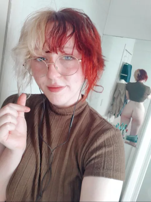 nothing to see here just an innocent photo ♡ by PotentialNarwhal401