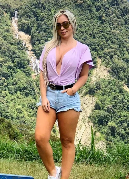 Nothing under is easy for climbing😈 by Snoo-53338