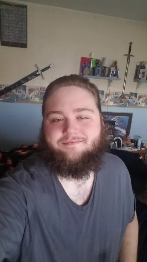 Now 23, birthday boy Alex just trying find joy in life. Looking for fit / toned Guys near me in SoCal to have some fun with and maybe a smoke sesh. DM me if you match or my Snapchat is @pielifeyay. Please send body or face pic if you do message, thank yo by HammerMeBBY