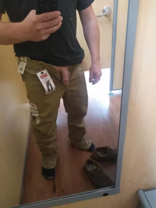 Now offering 50% off VIP page with no PPV! No 1-2 min teaser videos, all full length! Cum see why my cock keeps getting rated 8.5-9 from other creators! Links in comments by CFHthe2