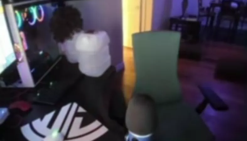 NRG Hamlinz rocking the TSM mouse pad lmao by dooleygamer01