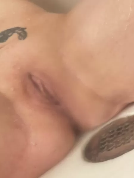 NSFW hubby's working this morning who's gonna lick me after my shower ;) by Interesting_Eye_8009