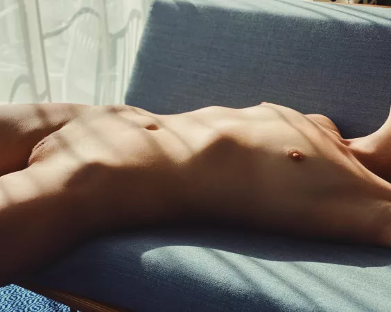 (nsfw) taking it all in [f] by hotelfeet