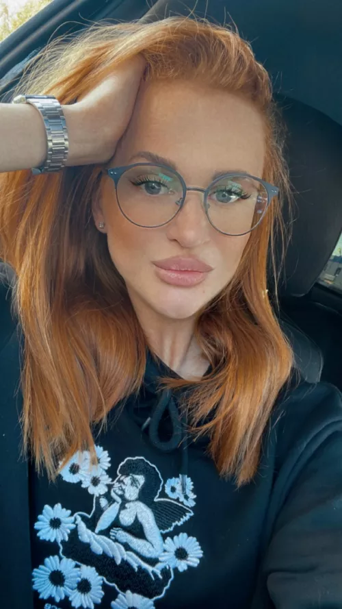 Obedient girl, wants to be naughty by Greedy_Selection_