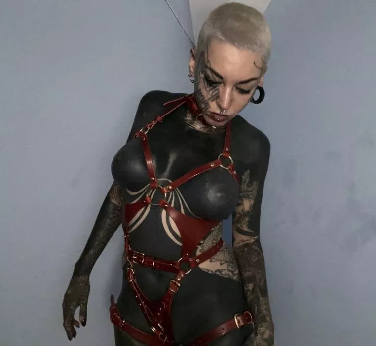 Obey 🏹 posted by Fleshcakezz