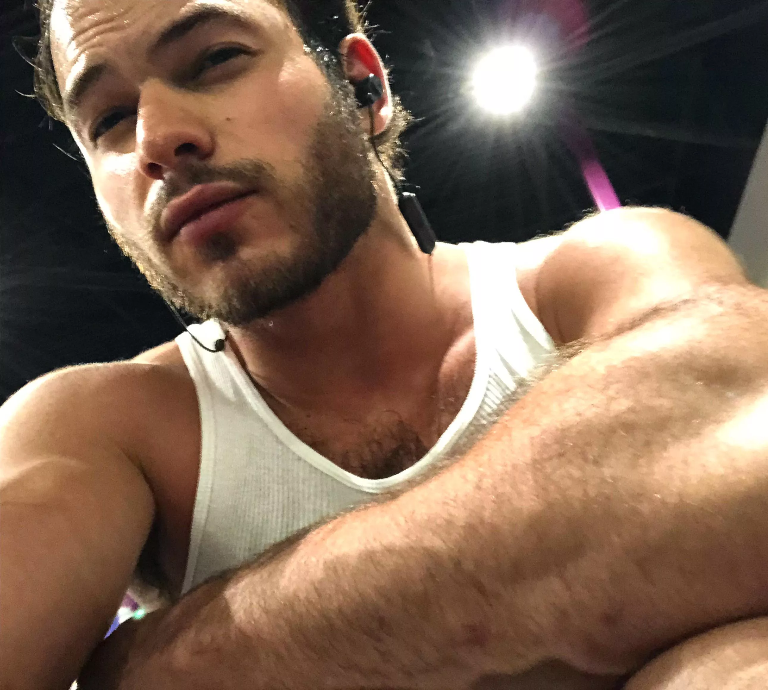 Obligatory sweaty gym selfie😅 posted by TristanMoreau