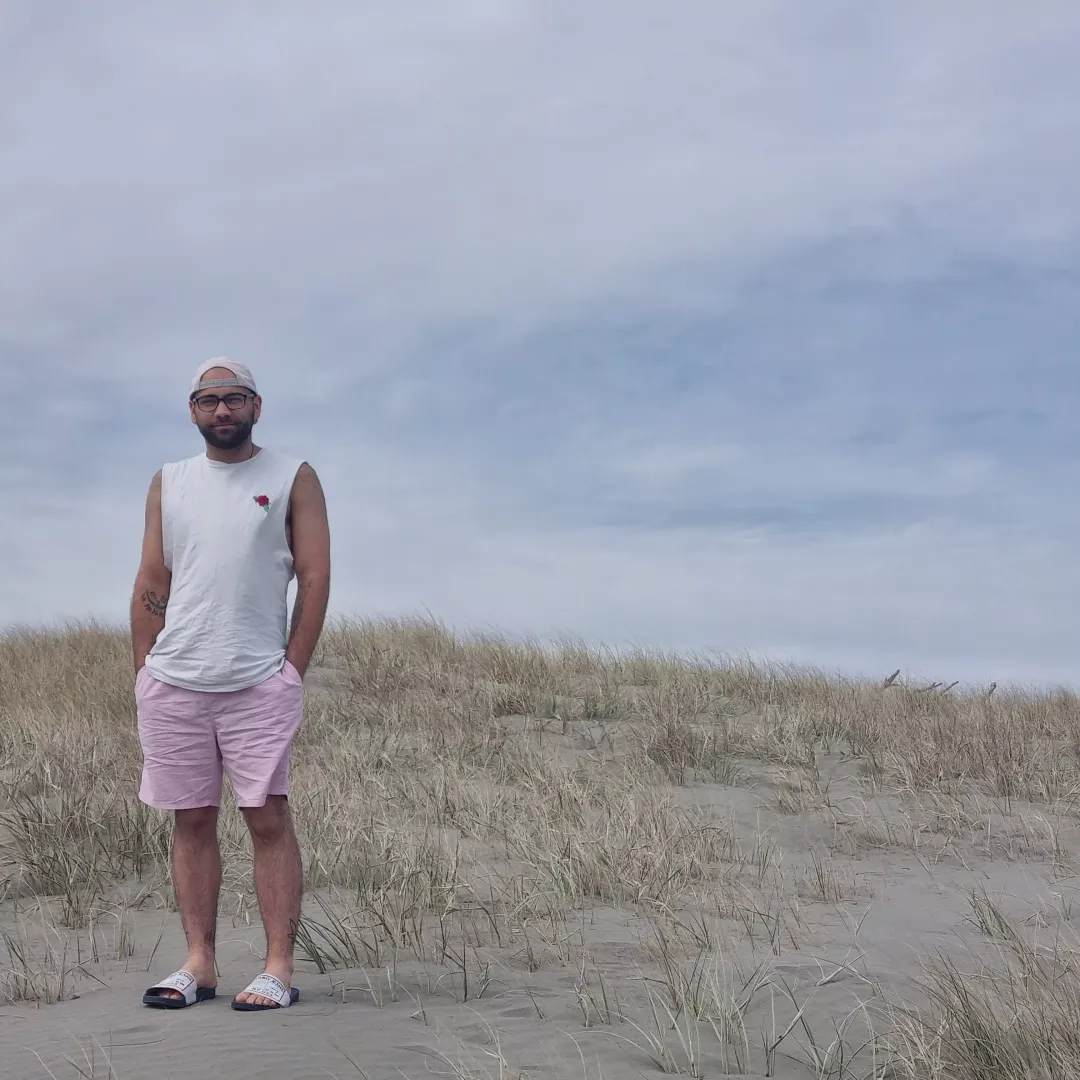 Obviously got high while at the beach 💁‍♀️ posted by HudsonMS7326