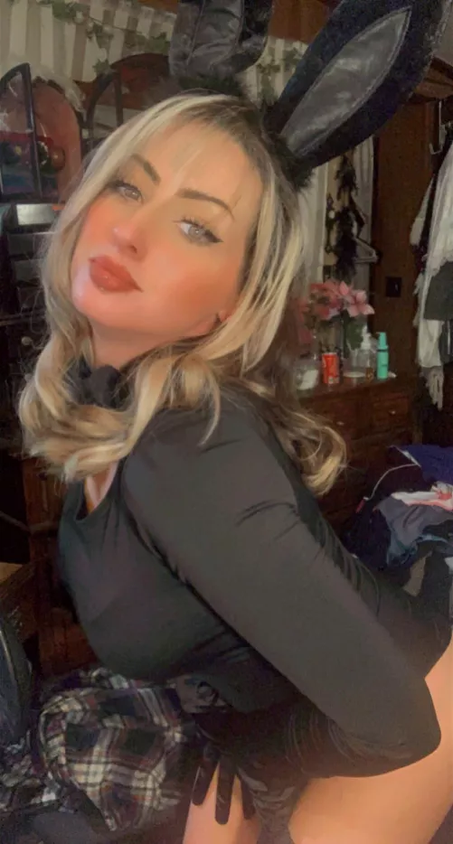 (OC) 💋 by Icy_Information3915