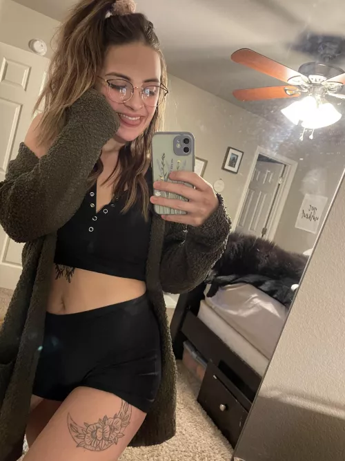 [OC] 😌 a happy, slutty little thing. Make me blush by LillianasOF_2022