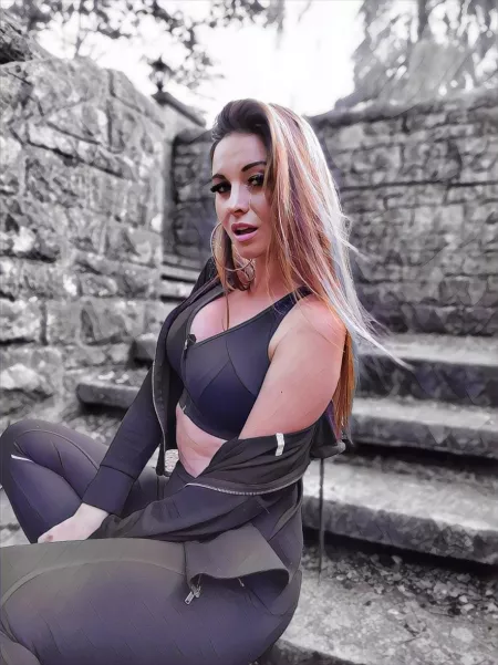 [OC] Come and work out with me by Kendraoneilfans