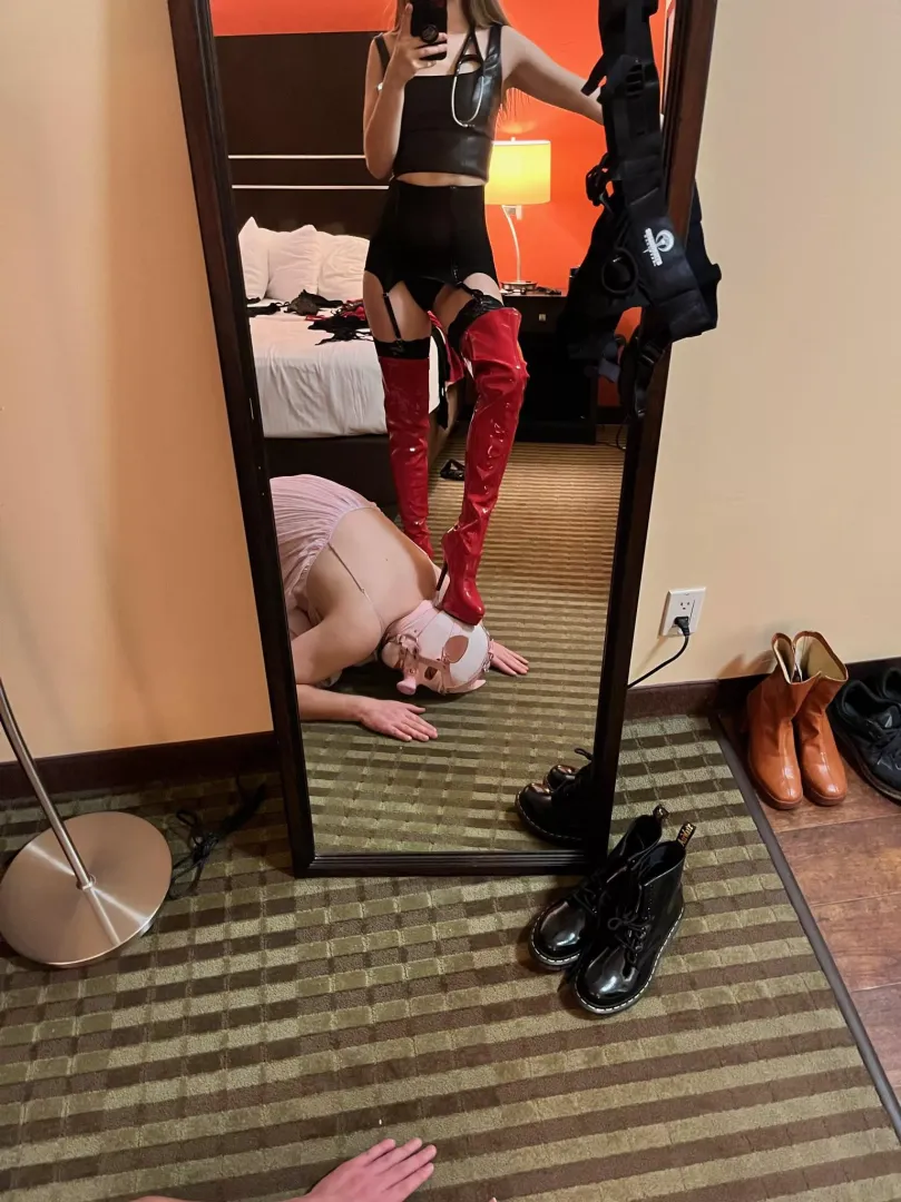 [oc] Doctor Domina & her Sissy piggy 😈🐷 posted by doctordomina