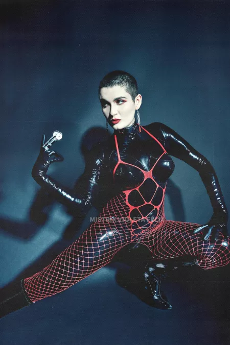 [OC] F25 Looking alien-like 👽👹 by mistrixvioleta